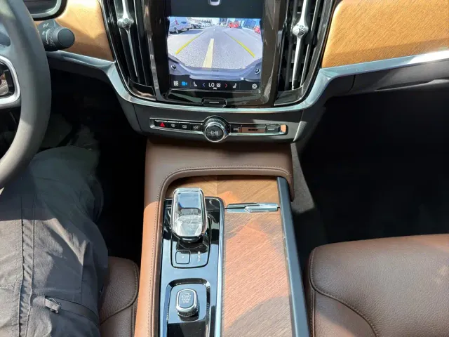 Volvo S90 — Фото автомобиля 8