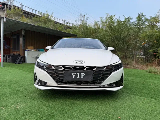 Hyundai Elantra — Фото автомобиля 2