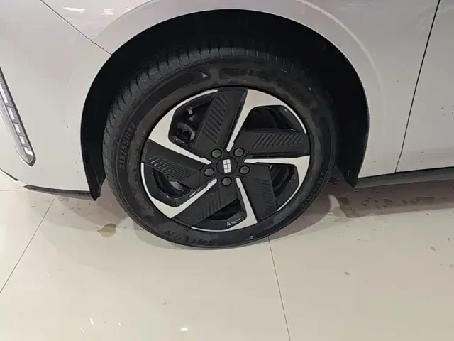 Geely Galaxy L6 — Фото автомобиля 22