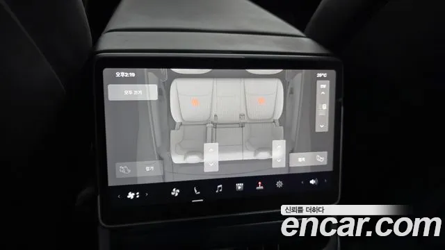 Tesla Model Y — Фото автомобиля 19