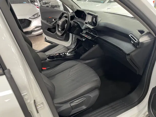 Peugeot 2008 — Фото автомобиля 7