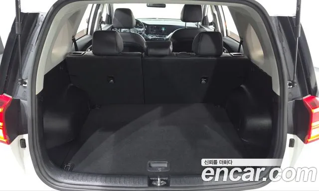 Kia Niro — Фото автомобиля 23