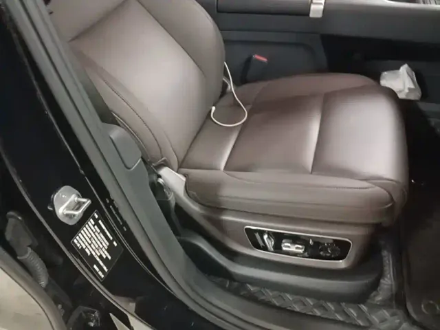 Li Auto L8 — Фото автомобиля 24