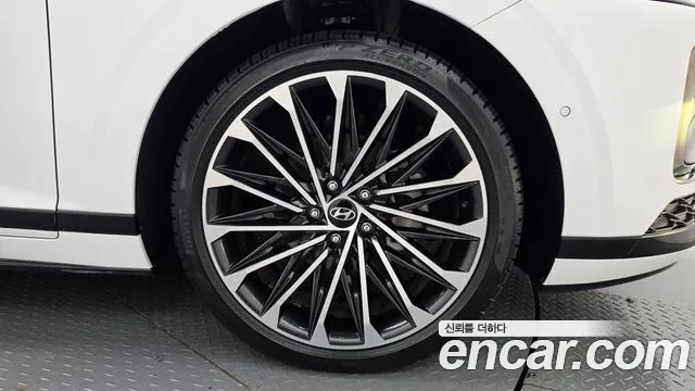 Hyundai Grandeur GN7 — Фото автомобиля 5
