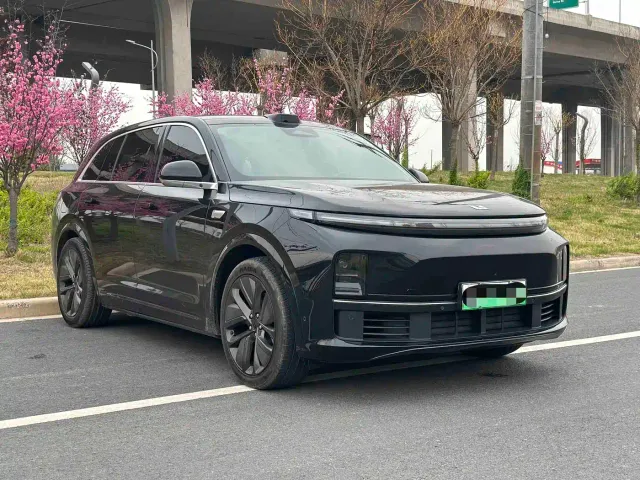 Li Auto L7 — Фото автомобиля 2