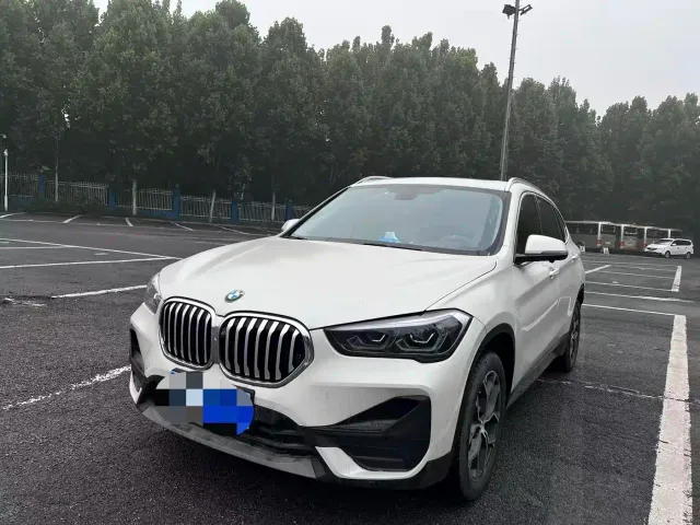 Фотография автомобиля — BMW X1