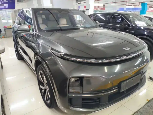 Li Auto L8 — Фото автомобиля 3