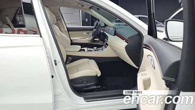 Genesis GV70 2.5T Бензин 2WD — Фото автомобиля 3