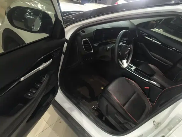 Kia Seltos — Фото автомобиля 15