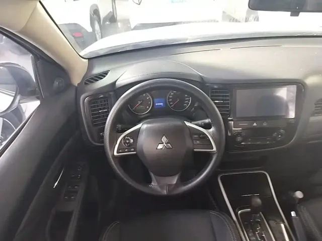 Mitsubishi Outlander — Фото автомобиля 10