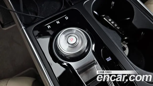 Kia Carnival Generation 4 — Фото автомобиля 9
