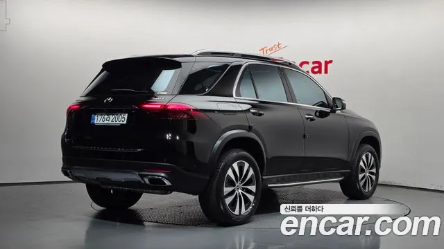 Mercedes-Benz GLE-Class — Фото автомобиля 2