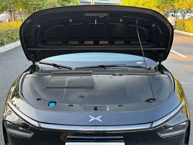 Xpeng P7+ — Фото автомобиля 15
