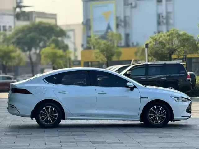 BYD Qin PLUS — Фото автомобиля 5