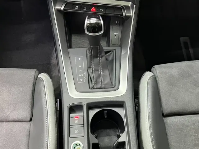 Audi Q3 — Фото автомобиля 12