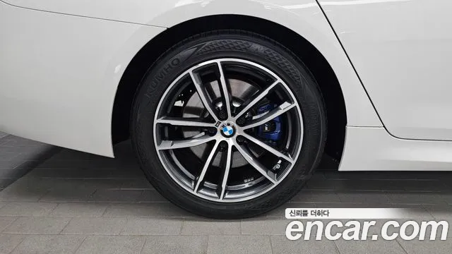BMW 5-Series 5 серия (G30) 523d xDrive M Sport — Фото автомобиля 5