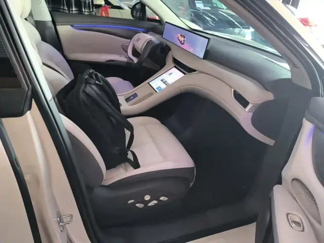 IM Motors LS6 — Фото автомобиля 24
