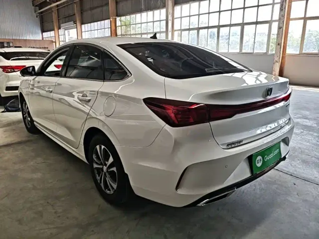 Changan Eado — Фото автомобиля 4