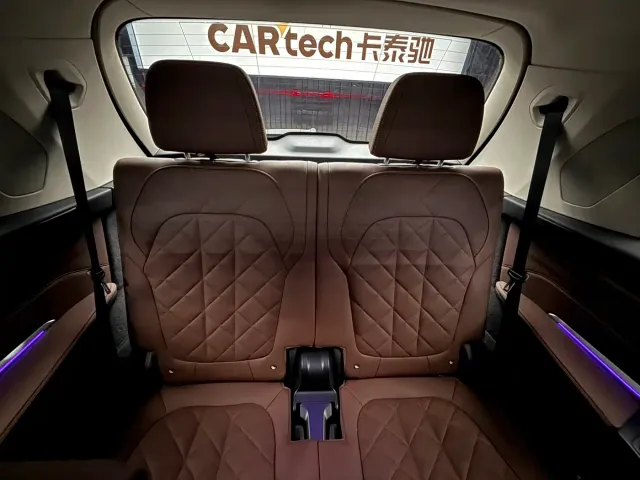 BMW X7 — Фото автомобиля 10