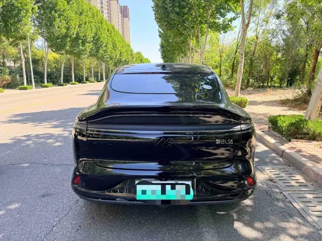 IM Motors LS6 — Фото автомобиля 9