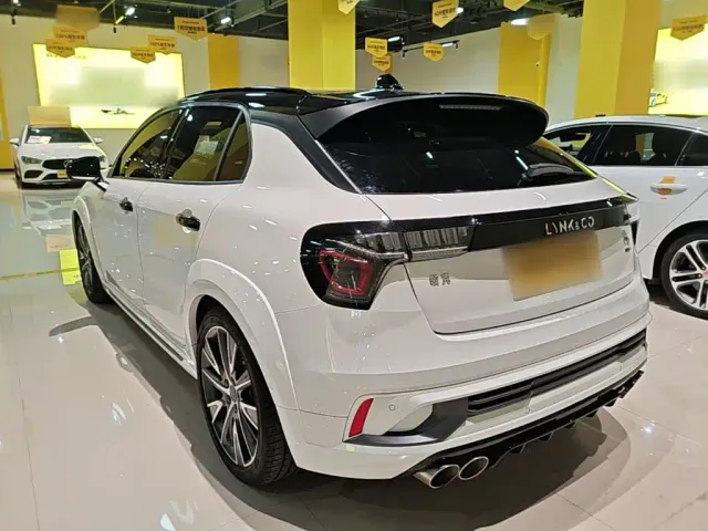 Lynk & Co 02 Hatchback — Фото автомобиля 22