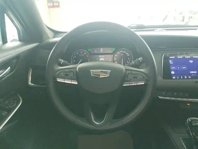 Cadillac XT4 — Фото автомобиля 4