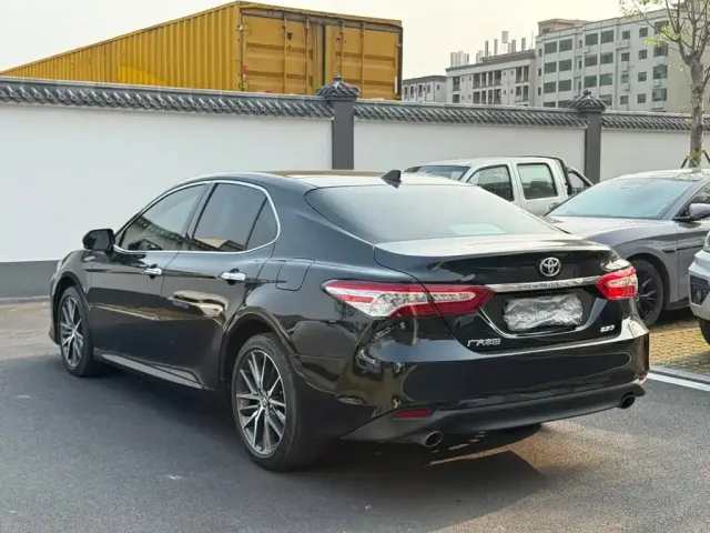 Toyota Camry — Фото автомобиля 7