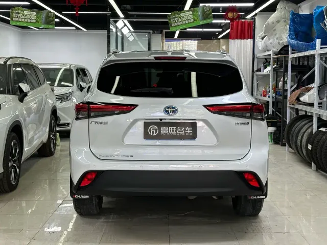 Toyota Highlander — Фото автомобиля 22