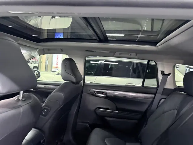 Toyota Highlander — Фото автомобиля 9