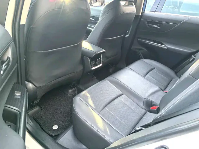 Toyota Lingfang HARRIER 2022 2.0L CVT 2WD Premium Edition — Фото автомобиля 7