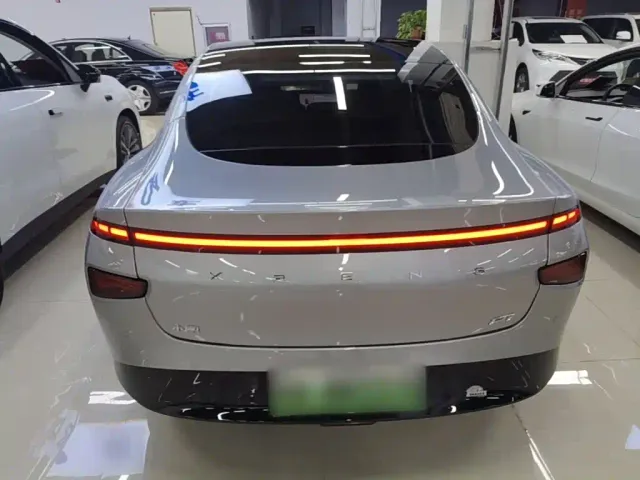 Xpeng P7 — Фото автомобиля 5