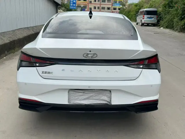 Hyundai Elantra — Фото автомобиля 8
