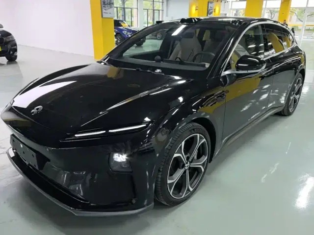 Фотография автомобиля — Nio ET5 Touring