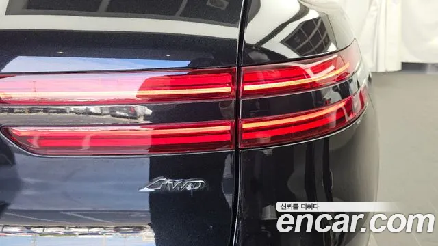 Genesis GV70 — Фото автомобиля 8