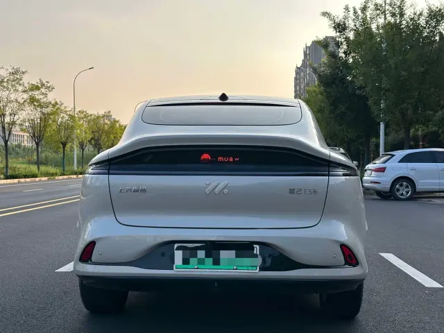 IM Motors LS6 — Фото автомобиля 8