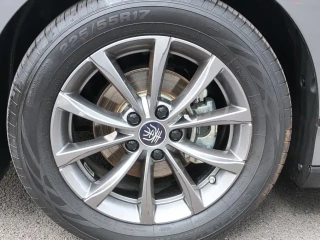 BYD Qin L — Фото автомобиля 25