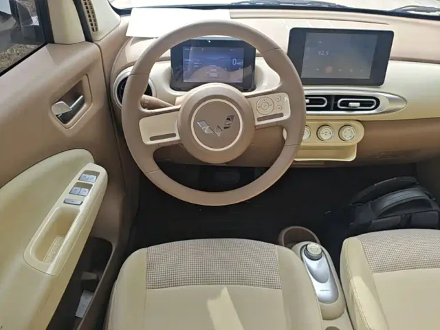Wuling Hongguang Mini EV — Фото автомобиля 10