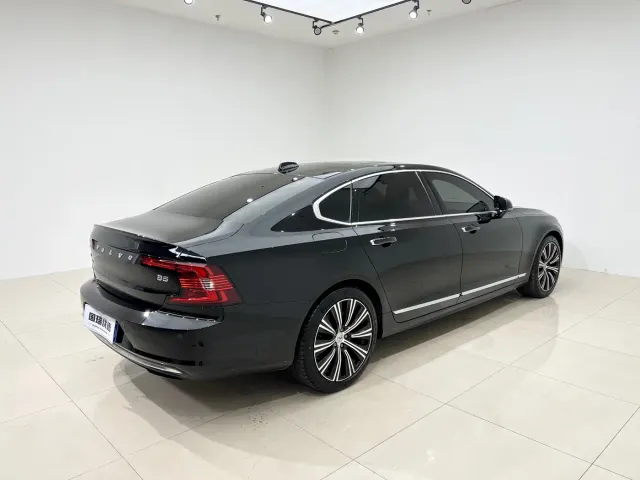 Volvo S90 — Фото автомобиля 6