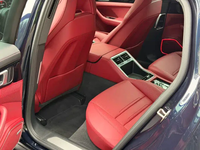 Porsche Panamera — Фото автомобиля 12
