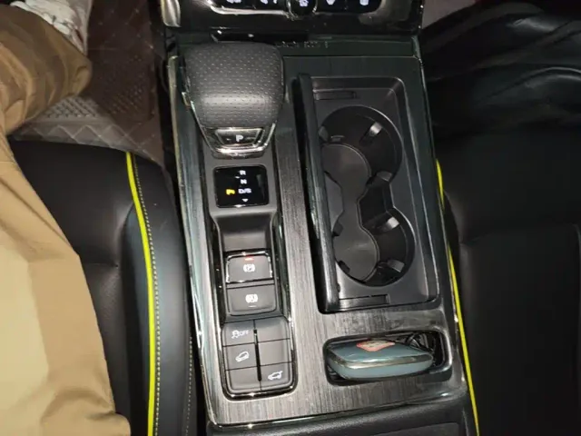 Roewe RX5 — Фото автомобиля 13