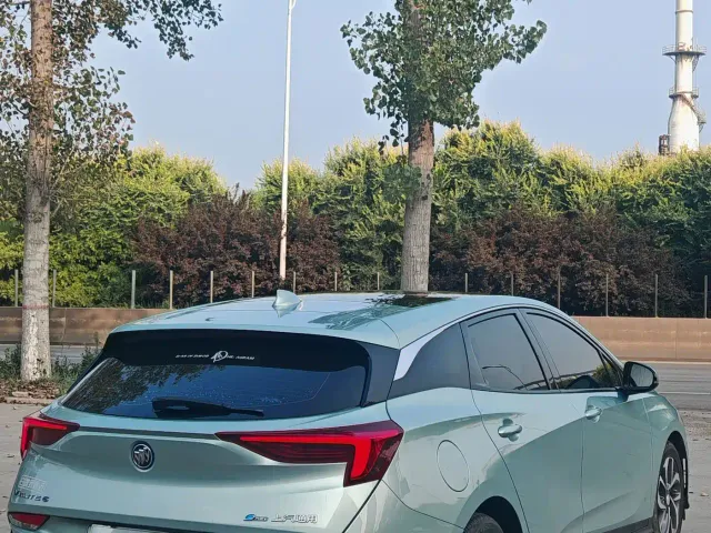 Buick Velite 6 — Фото автомобиля 5