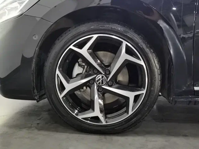 Volkswagen Passat — Фото автомобиля 17