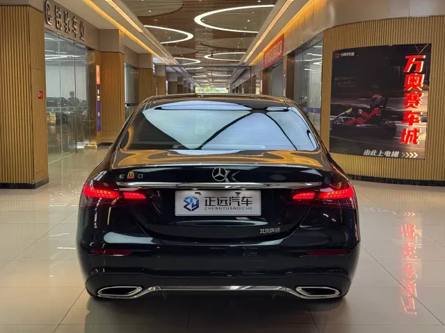 Mercedes-Benz E-Class — Фото автомобиля 6