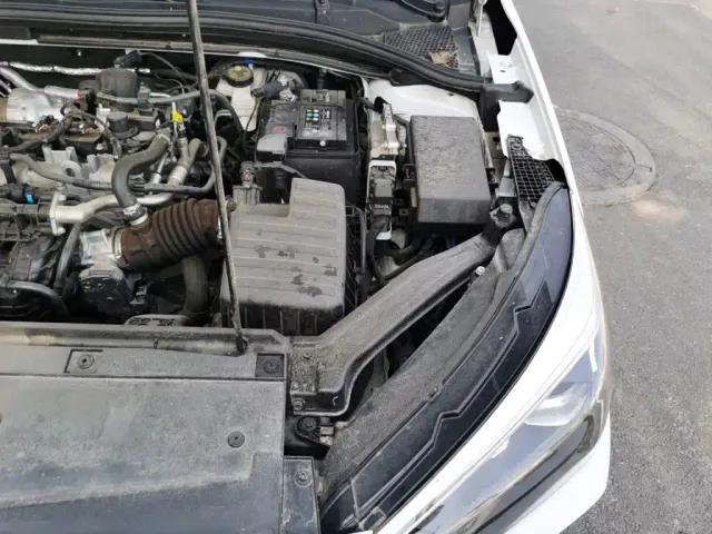 Roewe i5 — Фото автомобиля 19