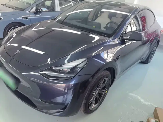 Фотография автомобиля — Tesla Model Y