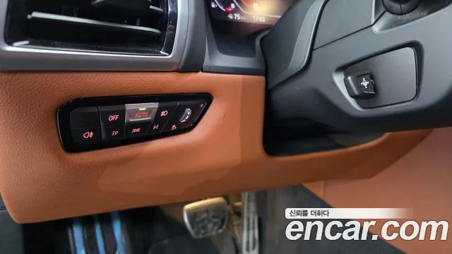 BMW 8 Series G15 — Фото автомобиля 30