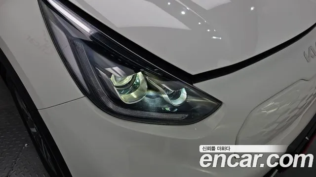 Kia Niro — Фото автомобиля 7