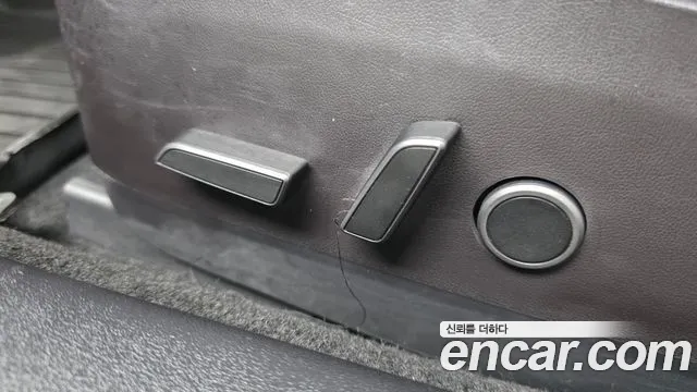 Tesla Model 3 — Фото автомобиля 28