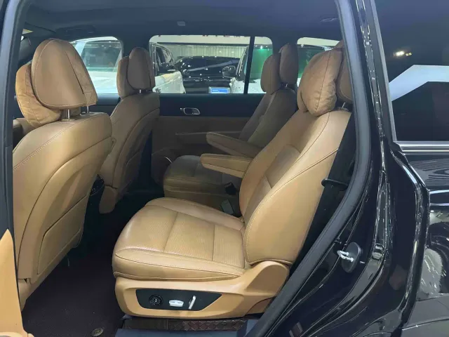 Li Auto ONE — Фото автомобиля 7