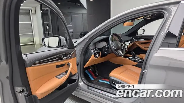 BMW 5 Series G30 — Фото автомобиля 15
